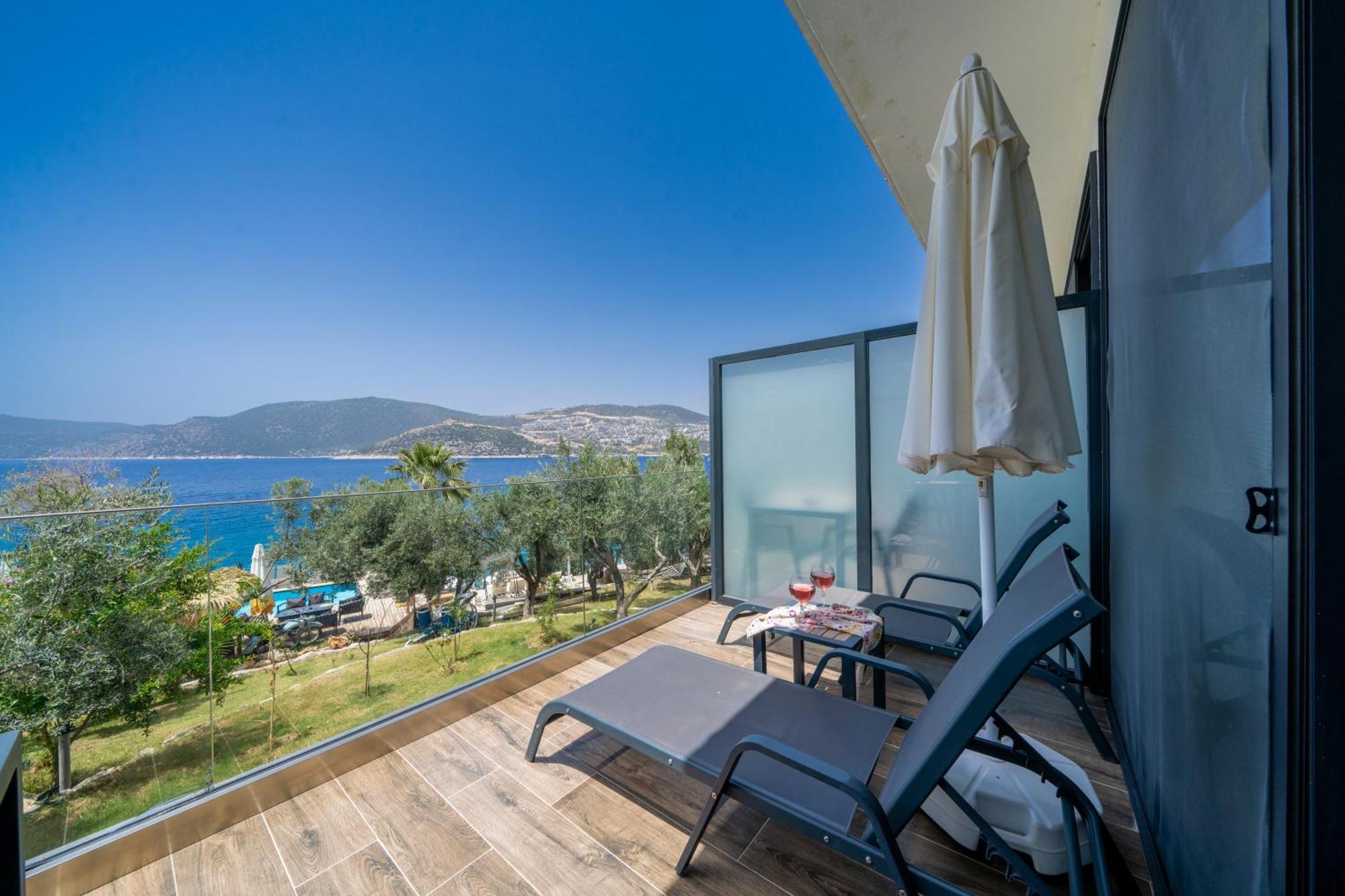 Kalkan Beach Park Hotel คาช ภายนอก รูปภาพ