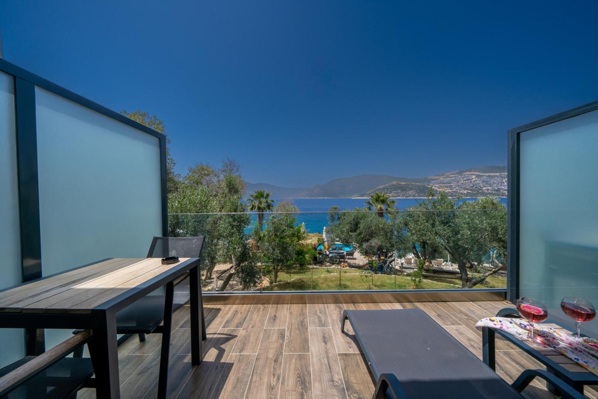 Kalkan Beach Park Hotel คาช ภายนอก รูปภาพ