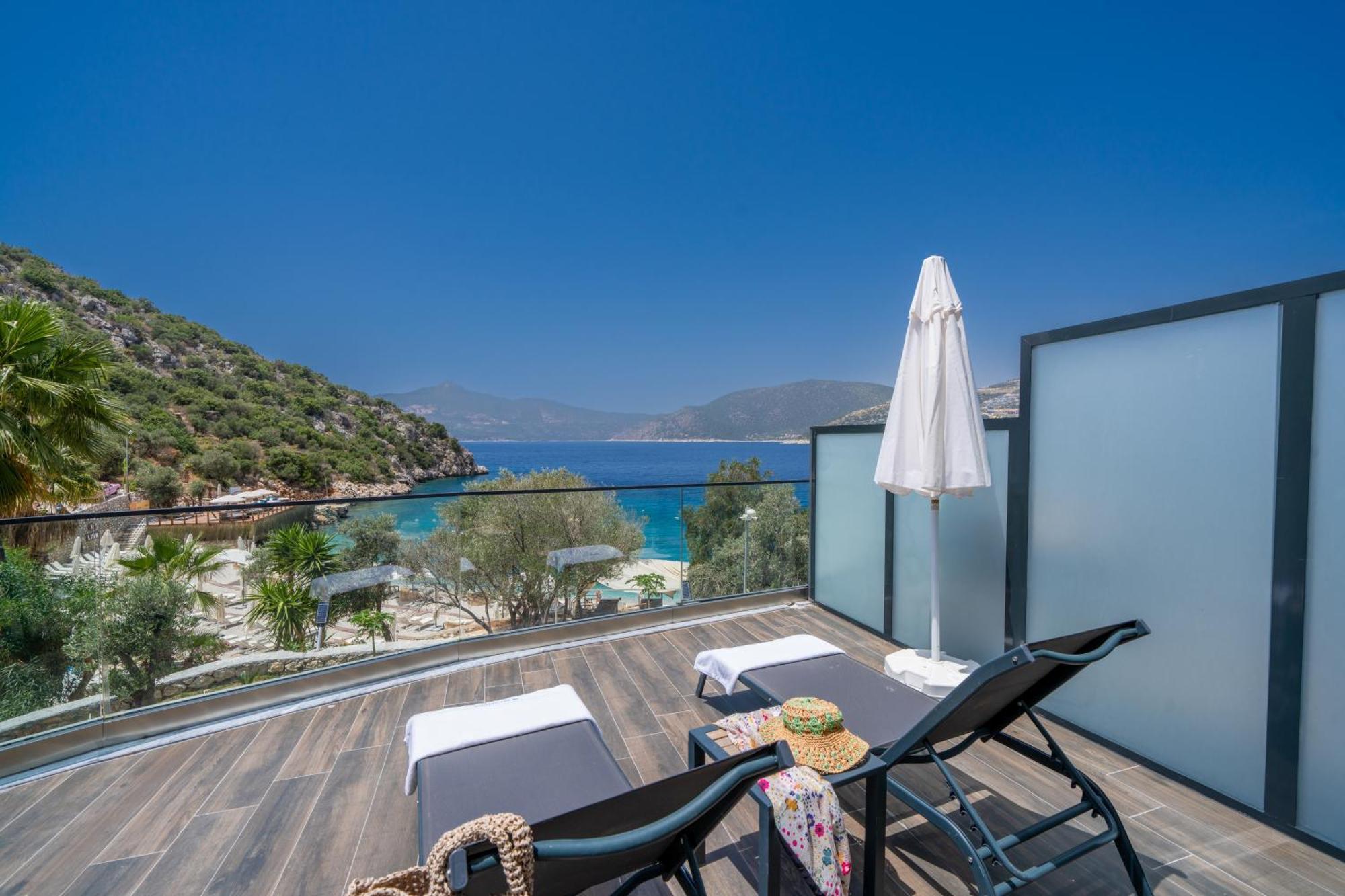 Kalkan Beach Park Hotel คาช ภายนอก รูปภาพ