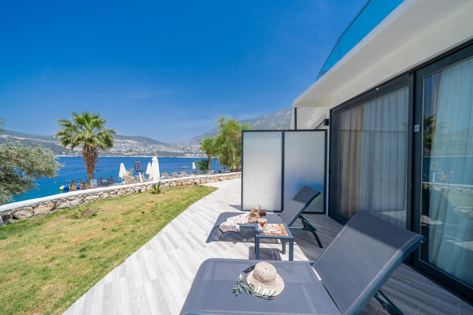 Kalkan Beach Park Hotel คาช ภายนอก รูปภาพ