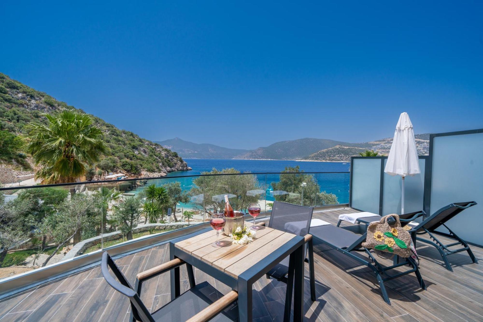 Kalkan Beach Park Hotel คาช ภายนอก รูปภาพ