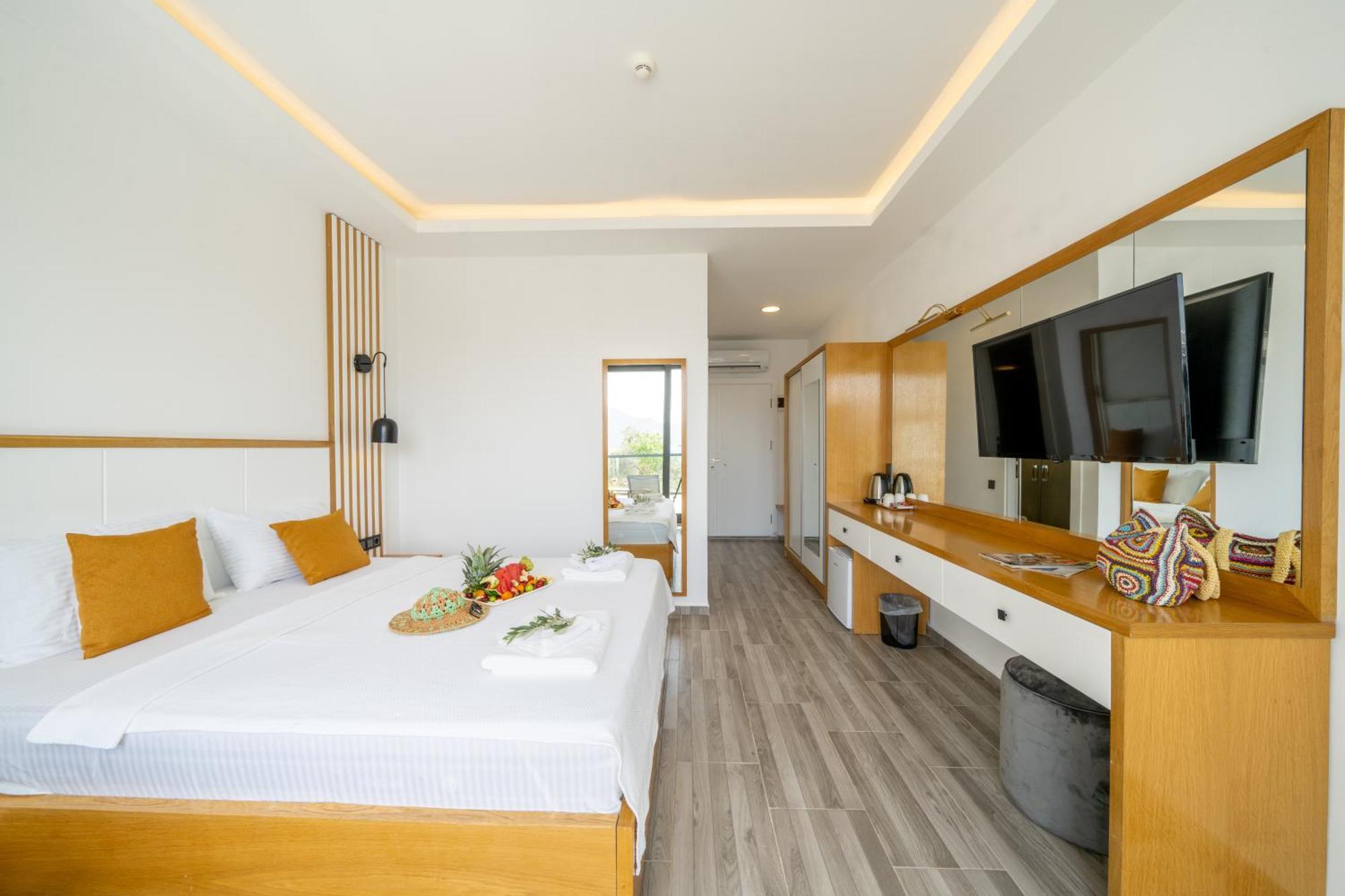 Kalkan Beach Park Hotel คาช ภายนอก รูปภาพ