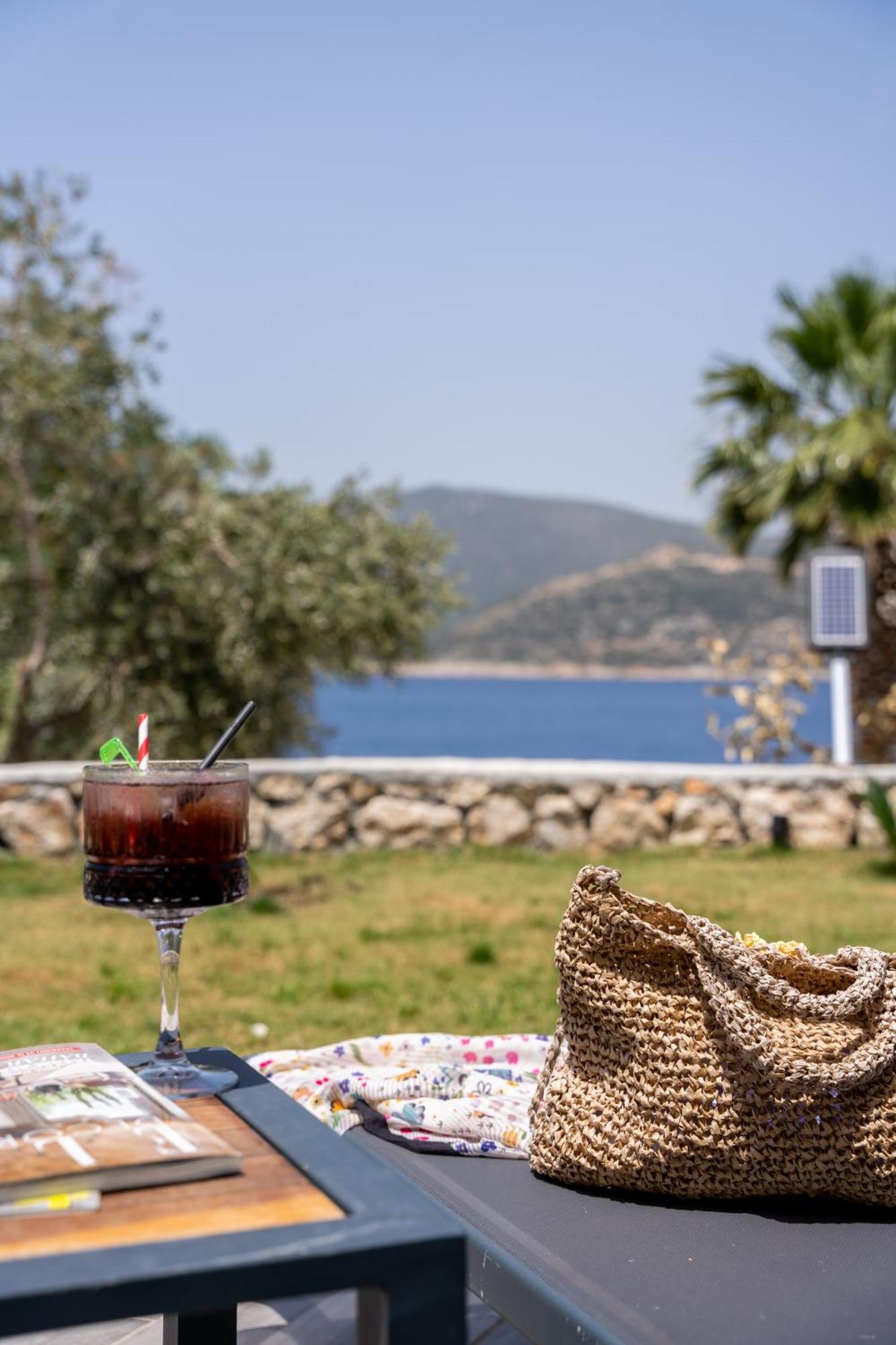 Kalkan Beach Park Hotel คาช ภายนอก รูปภาพ