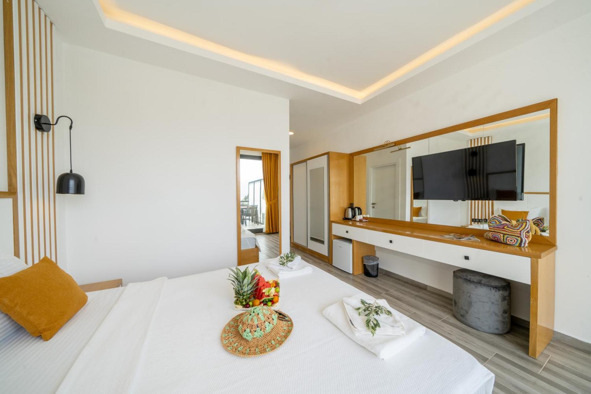 Kalkan Beach Park Hotel คาช ภายนอก รูปภาพ