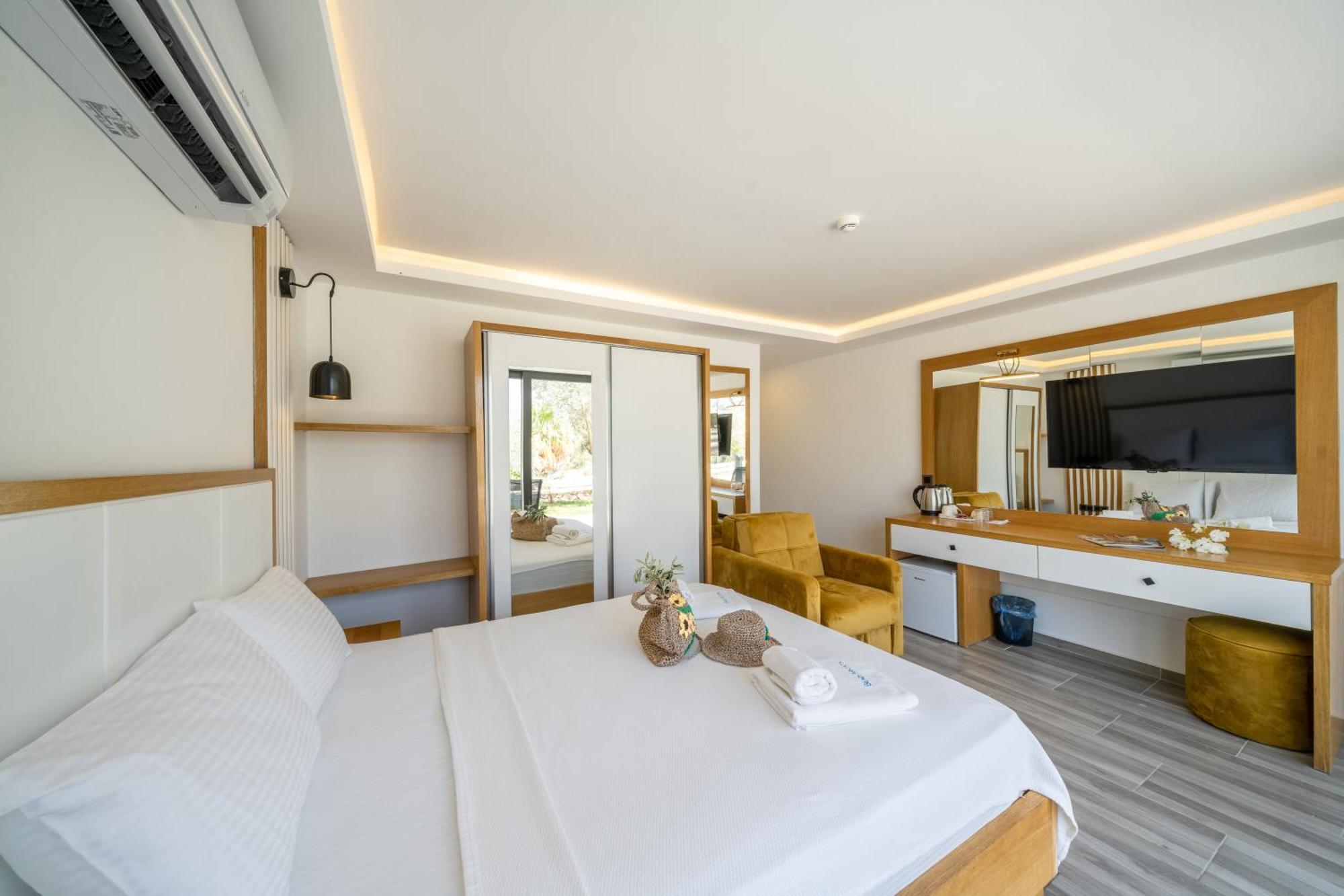 Kalkan Beach Park Hotel คาช ภายนอก รูปภาพ