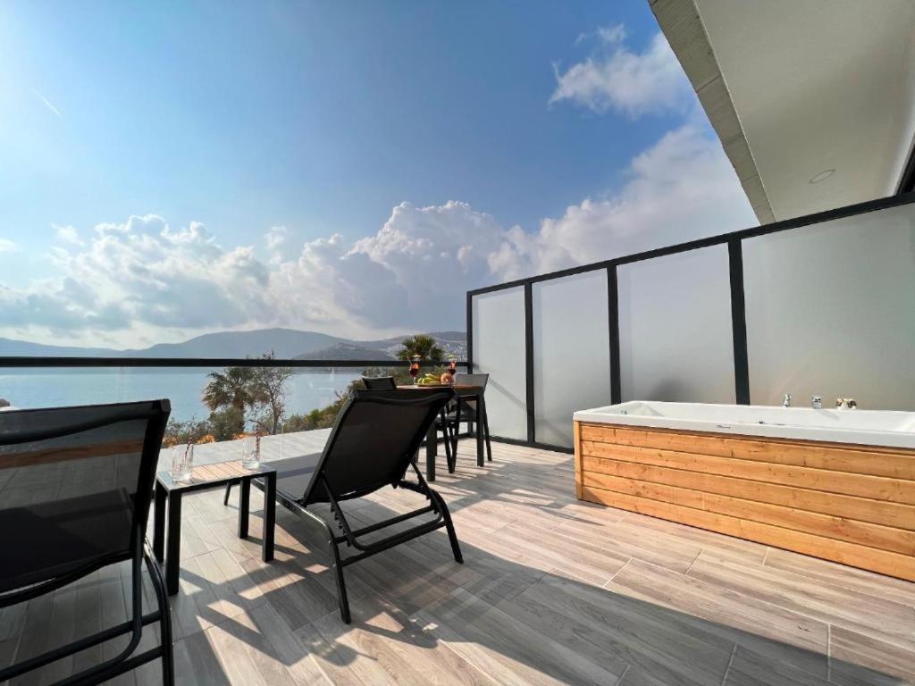 Kalkan Beach Park Hotel คาช ภายนอก รูปภาพ